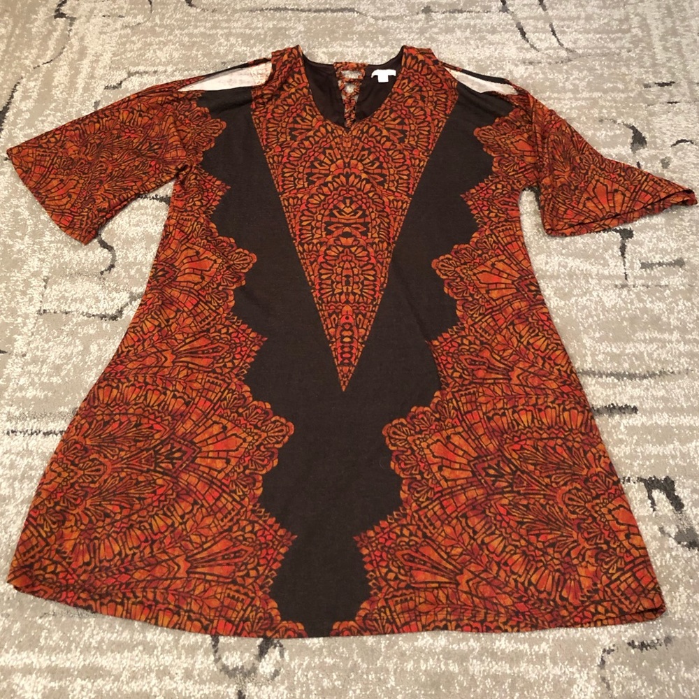 Orange/brown knit dress with cold shoulder